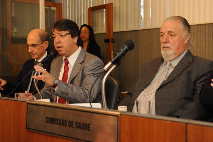 Governo de Minas Gerais apresenta resultados do combate &agrave; dengue