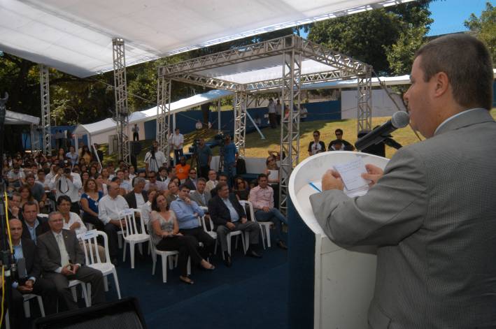 Governo do Estado inaugura terceiro n&uacute;cleo do Plug Minas