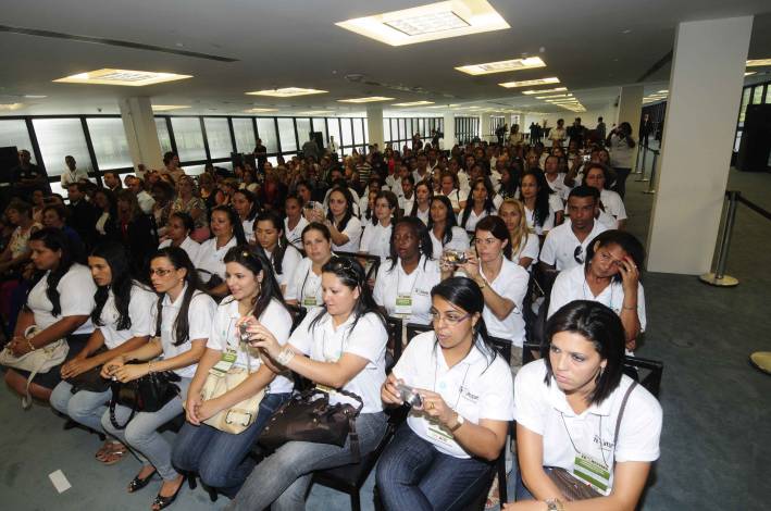 Minas lan&ccedil;a Projeto Educacional Professores da Fam&iacute;lia