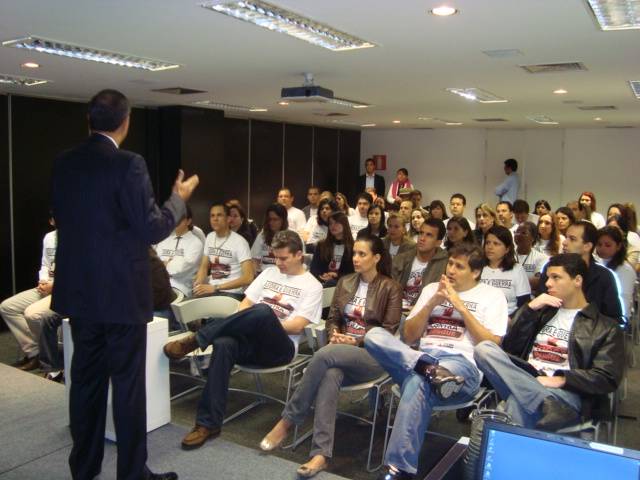 Secretaria de Estado de Saúde e Vivo se unem no combate à dengue