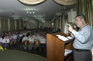 Vice-governador anuncia R$ 6 mi para a sa&uacute;de em Par&aacute; de Minas 