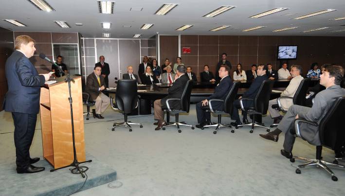 Vice-governador lan&ccedil;a o Portal do Turismo Mineiro