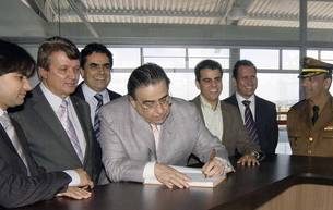 alberto-pinto-coelho-libera-recursos-para-conclusao-das-obras-do-hospital-regional-de-divinopolis_n_i_left