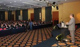 anastasia-discursa-para-administradores-do-banco-do-brasil_n_i_relacionamento