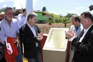 anastasia-inaugura-obras-de-infraestrutura-em-municipios-do-sul-de-minas