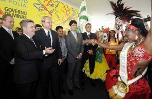 Anastasia participa de lan&ccedil;amento do Carnaval 2012