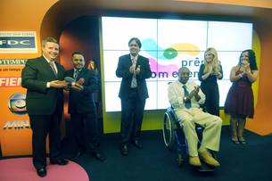 antonio-anastasia-participa-da-entrega-do-premio-bom-exemplo-2012_n_i_left