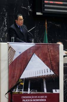 durante-solenidade-alberto-pinto-coelho-ressaltou-o-papel-do-legislativo-para-a-democracia_g_g_box