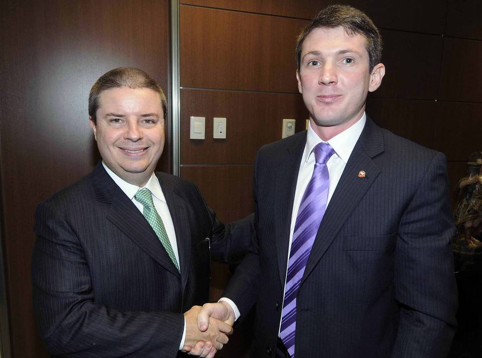 governador-anastasia-empossa-procurador-geral-do-ministerio-publico-junto-ao-tribunal-de-contas_n_i_center_full