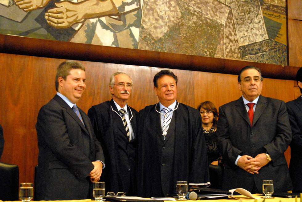 governador-antonio-anastasia-participa-da-posse-do-presidente-do-tre_n_i_center_full