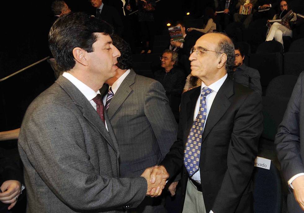 governador-em-exercicio-participa-de-lancamento-do-livro-riquezas-de-minas_n_i_center_full