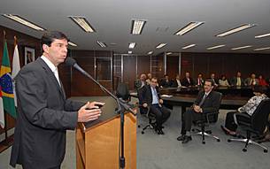 governador-em-exercicio-preside-assinatura-de-acordo-com-o-cnpq_n_i_left