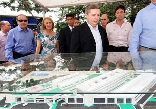 Governador lan&ccedil;a projeto de constru&ccedil;&atilde;o do Hospital Regional de Valadares