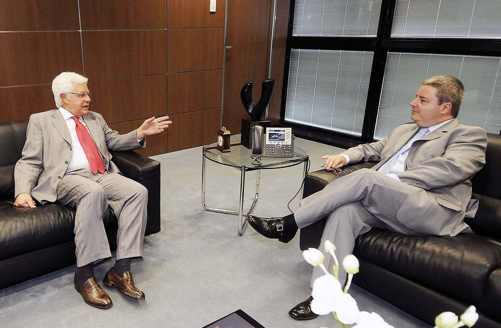 governador-recebe-ministro-moreira-franco_n_i_center_full