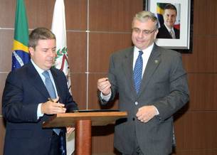 minas-e-o-primeiro-estado-do-mundo-a-propor-novas-metas-para-os-objetivos-do-milenio_n_i_right