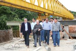 secretario-carlos-melles-e-jose-elcio-santos-monteze-vistoriaram-as-obras-em-guidoval_n_i_relacionamento